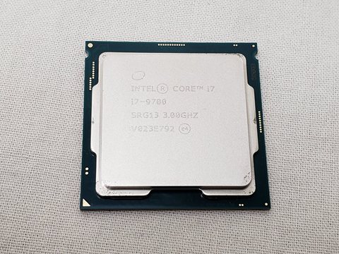 Core i7-9700 バルク (3.00GHz/ターボブースト時4.70GHz/8-core 8-thread/Total Cache 12MB/TDP65W/UHD Graphics 630) 各サイトで併売につき売切れのさいはご容赦願います。