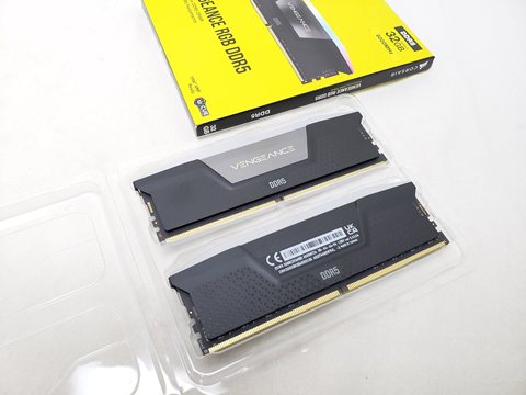 CMH32GX5M2B6000C38　★こちらのメモリだけでの販売はできません、PC（弊社組立）のご注文分の場合のみご購入いただけます。★ 各サイトで併売につき売切れのさいはご容赦願います。