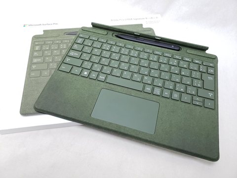 Surface Pro Signature キーボード スリムペン2付 フォレスト 8X6-00139 各サイトで併売につき売切れのさいはご容赦願います。
