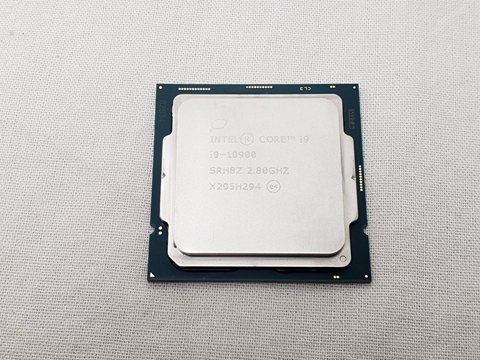 Core i9-10900 バルク (2.8GHz/TB 5.0GHz/TB MAX 5.1GHz/10-core 20-thread/Total Cache 20MB/TDP65W) 各サイトで併売につき売切れのさいはご容赦願います。