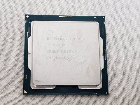 Core i7-9700K バルク (3.60GHz/ターボブースト時4.90GHz/8-core 8-thread/Total Cache 12MB/TDP95W/UHD Graphics 630) 各サイトで併売につき売切れのさいはご容赦願います。