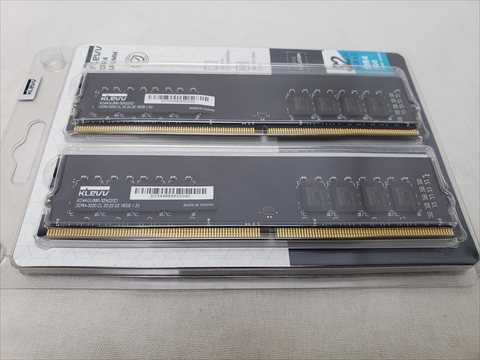 KD4AGU880-32N220D 各サイトで併売につき売切れのさいはご容赦願います。