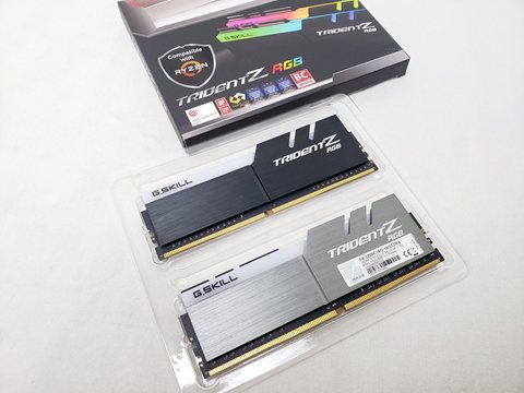 F4-3200C16D-16GTZRX 各サイトで併売につき売切れのさいはご容赦願います。