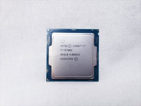 Core i7-6700K バルク (4.00GHz/ターボブースト時4.20GHz/4-core 8-thread/Total Cache 8MB/TDP95W/HD Graphics 530) 各サイトで併売につき売切れのさいはご容赦願います。