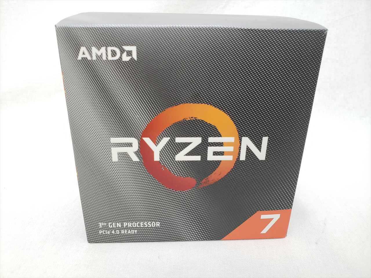 Ryzen 7 3700X With Wraith Prism cooler (8C16T/3.6GHz（4.4）/65W