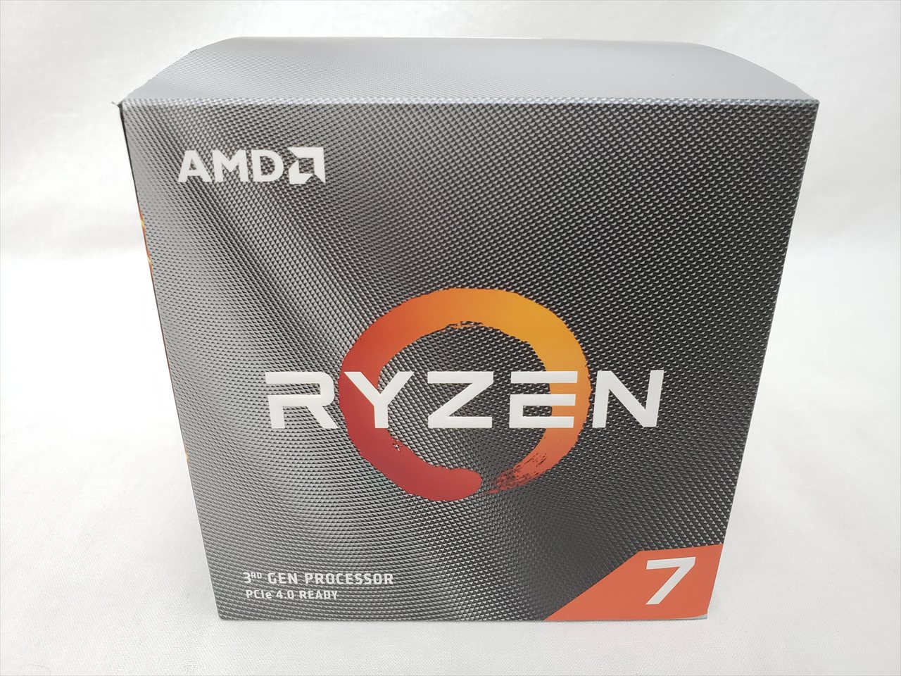 Ryzen 7 3700X With Wraith Prism cooler (8C16T/3.6GHz（4.4）/65W