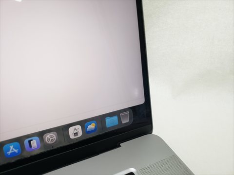 MacBook Pro 16 Late 2019 シルバー（ベースMVVM2J/A、CPU2.4GHz/メモリ32GBへカスタム） シルバー 各サイトで併売につき売切れのさいはご容赦願います。