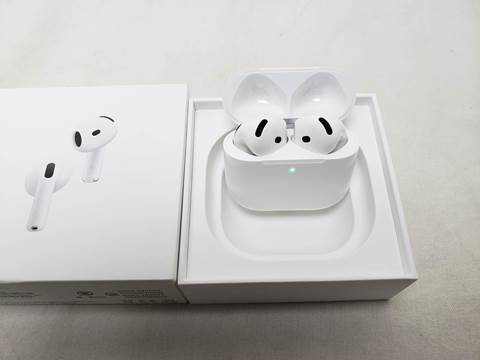 AirPods 4 (ANC) MXP93J/A 各サイトで併売につき売切れのさいはご容赦願います。