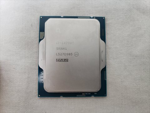 Core i7-14700T バルク 1.3(5.0)/0.9(3.7)GHz/20(8+12)コア 28 Core i7-14700T バルク 1.3(5.0)/0.9(3.7)GHz/20(8+12)コア 28