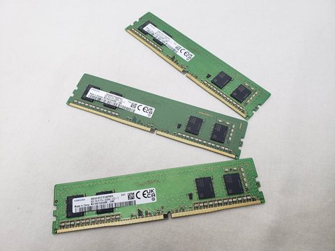 PC4-25600(DDR4 3200) 8GB /バルク 各サイトで併売につき売切れのさいはご容赦願います。