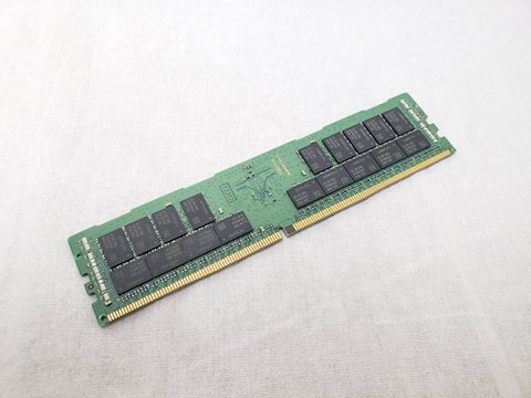 PC4-21300(DDR4 2666) 32GB Registered ECC 各サイトで併売につき売切れのさいはご容赦願います。