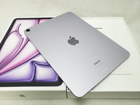 iPad Air 11インチ （M2/2024） Wi-Fi 128GB パープル /3M673J/A 各サイトで併売につき売切れのさいはご容赦願います。