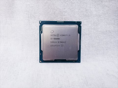 Core i5-9600K バルク (3.70GHz/ターボブースト時4.60GHz/6-core 6-thread/Total Cache 9MB/TDP95W/UHD Graphics 630) BX80684I59600K 各サイトで併売につき売切れのさいはご容赦願います。