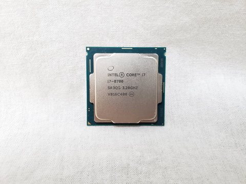 Core i7-8700 バルク (3.20GHz/ターボブースト時4.60GHz/6-core 12-thread/Total Cache 12MB/TDP65W/UHD Graphics 630) 各サイトで併売につき売切れのさいはご容赦願います。