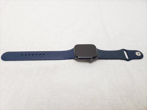 Apple Watch SE 44mm GPS スペースグレイアルミニウム/ディープネイビースポーツバンド 各サイトで併売につき売切れのさいはご容赦願います。