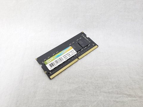 SP016GBSFU320F02 /バルク 各サイトで併売につき売切れのさいはご容赦願います。