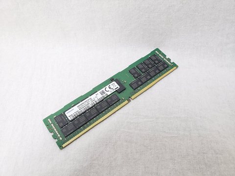 PC4-23400(DDR4 2933) 32GB Registered ECC [M393A4K40DB2-CVFBY ] 各サイトで併売につき売切れのさいはご容赦願います。