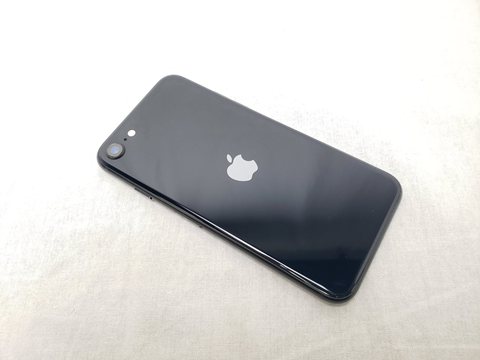 iPhoneSE （第3世代） 64GB ミッドナイト /MMYC3J/A 【au SIMFREE】 各サイトで併売につき売切れのさいはご容赦願います。