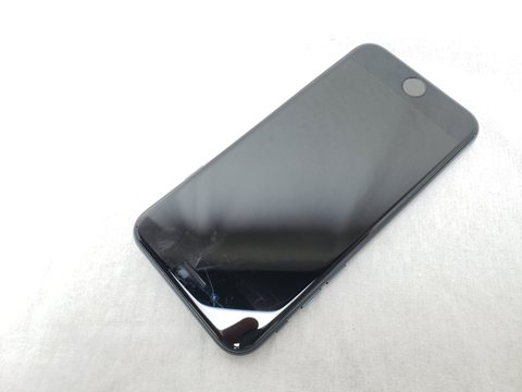 iPhoneSE （第3世代） 64GB ミッドナイト /MMYC3J/A 【au SIMFREE】 各サイトで併売につき売切れのさいはご容赦願います。