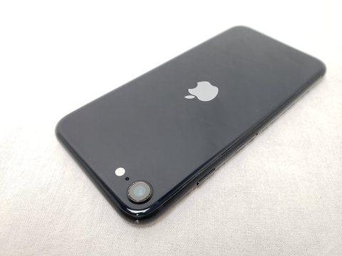 iPhoneSE （第3世代） 64GB ミッドナイト /MMYC3J/A 【au SIMFREE】 各サイトで併売につき売切れのさいはご容赦願います。