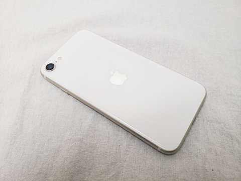 iPhoneSE （第3世代） 64GB スターライト /MMYD3J/A 【au SIMFREE】 各サイトで併売につき売切れのさいはご容赦願います。