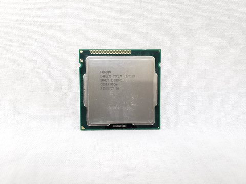 Core i3 2120 バルク (3.30GHz/ターボブーストなし/2-core 4-thread/L2=256kB x2 L3=3MB/TDP65W/HD Graphics 2000) 各サイトで併売につき売切れのさいはご容赦願います。