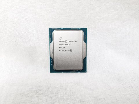 Core i7-12700KF バルク (P-core 8(3.6GHz)+E-core 4(2.7GHz)/20スレッド/Smart Cache 25MB/TDP125W） 各サイトで併売につき売切れのさいはご容赦願います。