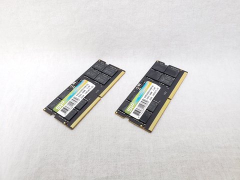 SP032GBSVU480F22 /バルク 各サイトで併売につき売切れのさいはご容赦願います。