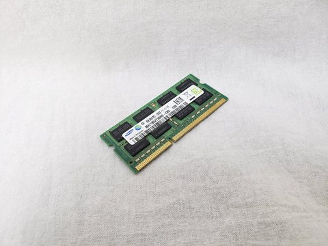 204Pin 1600(PC3-12800) 4GB DDR3 S.O.DIMM 各サイトで併売につき売切れのさいはご容赦願います。
