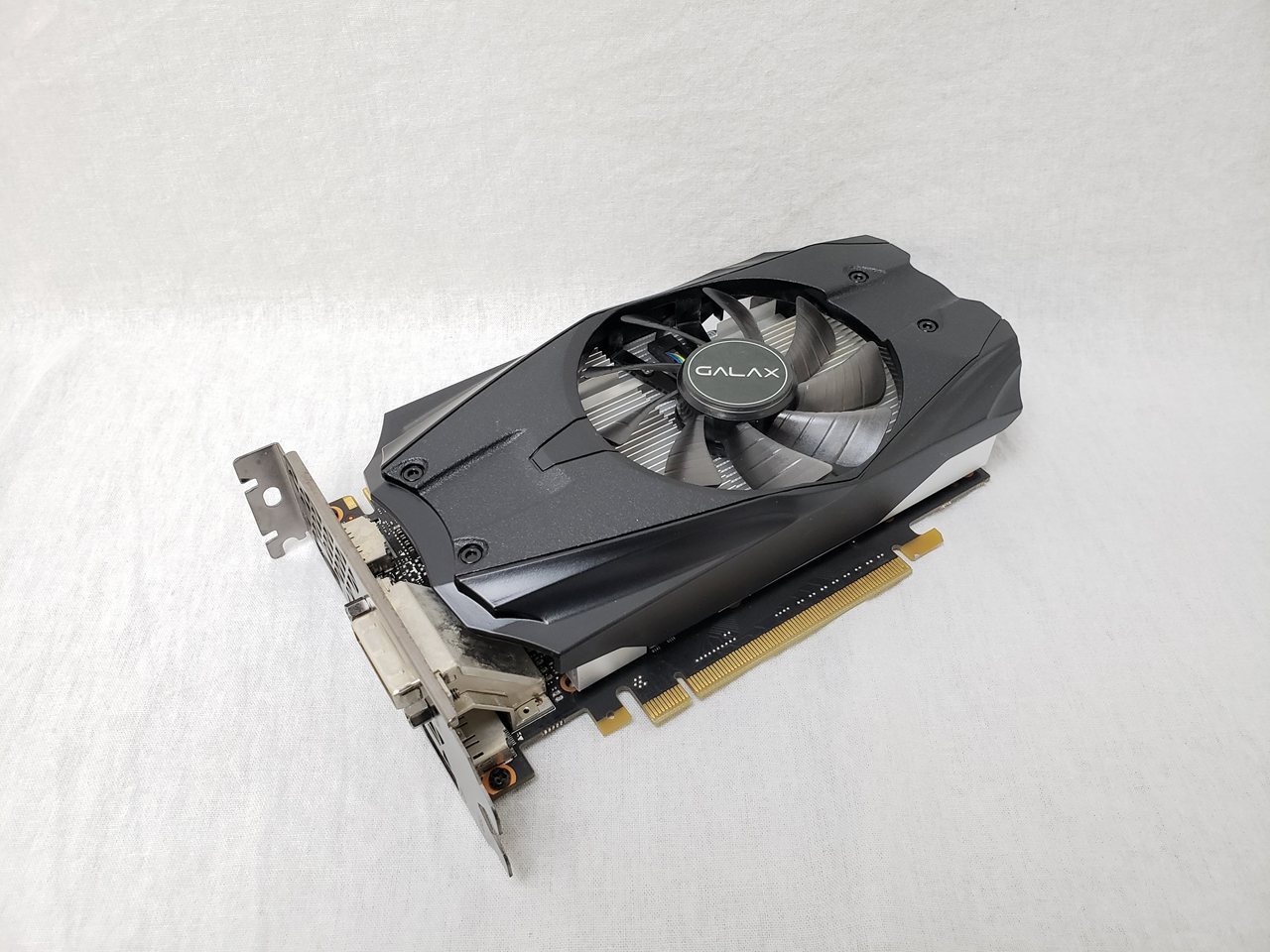 ※他サイト6200円で成約しました。【正常動作品】GTX950 2GB ASUS GTX950-2G [PCIExp 2GB] 価格比較 - 価格.com