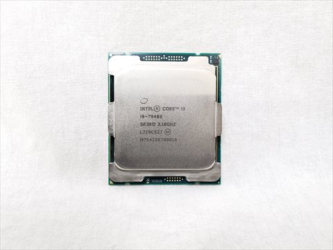 Core i9-7940X バルク (3.1GHz/TB 4.3GHz/TB MAX 4.4GHz/14-core 28-thread/L3 19.25MB/TDP165W) 各サイトで併売につき売切れのさいはご容赦願います。