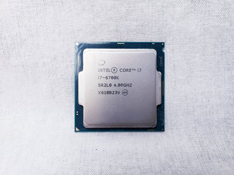 Core i7-6700K バルク (4.00GHz/ターボブースト時4.20GHz/4-core 8-thread/Total Cache 8MB/TDP95W/HD Graphics 530) 各サイトで併売につき売切れのさいはご容赦願います。