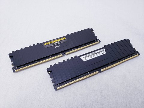CMK16GX4M2A2666C16 /バルク 各サイトで併売につき売切れのさいはご容赦願います。
