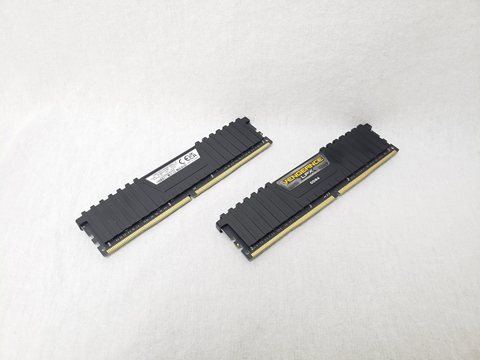 CMK32GX4M2E3200C16 /バルク 各サイトで併売につき売切れのさいはご容赦願います。