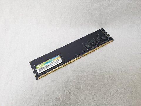 PC4-19200(DDR4 2400) 8GB /バルク 各サイトで併売につき売切れのさいはご容赦願います。