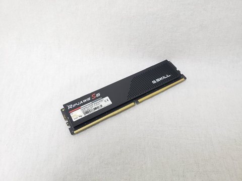 PC5-48000(DDR5 6000) 16GB /バルク 各サイトで併売につき売切れのさいはご容赦願います。