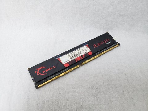 PC4-19200(DDR4 2400) 8GB /バルク 各サイトで併売につき売切れのさいはご容赦願います。