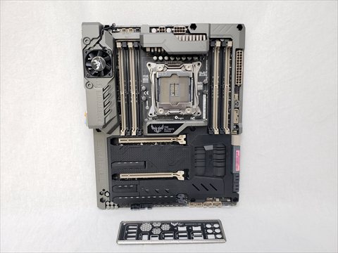 SABERTOOTH X99 各サイトで併売につき売切れのさいはご容赦願います。