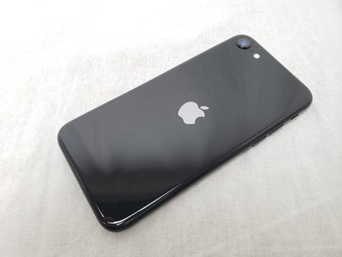iPhoneSE （第2世代） 64GB ブラック /MHGP3J/A 【国内版 SIMFREE】 各サイトで併売につき売切れのさいはご容赦願います。