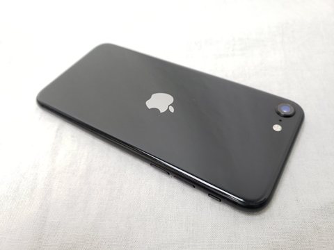 iPhoneSE （第2世代） 128GB ブラック /MHGT3J/A softbank 【SIMロック解除品】 各サイトで併売につき売切れのさいはご容赦願います。