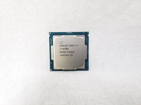 Core i7-8700K バルク (3.70GHz/ターボブースト時4.70GHz/6-core 12-thread/Total Cache 12MB/TDP95W/UHD Graphics630) 各サイトで併売につき売切れのさいはご容赦願います。