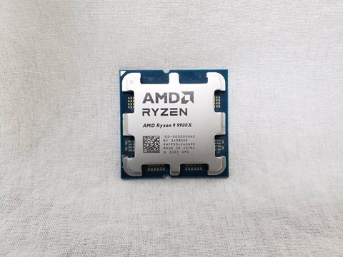 Ryzen9 9900X バルク (12C/24T、4.4GHz(最大5.6)、120W、L2+L3 Cache 76MB、Radeon Graphics ) 各サイトで併売につき売切れのさいはご容赦願います。