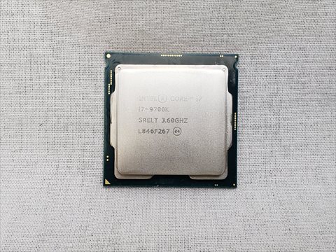 Core i7-9700K バルク (3.60GHz/ターボブースト時4.90GHz/8-core 8-thread/Total Cache 12MB/TDP95W/UHD Graphics 630) 各サイトで併売につき売切れのさいはご容赦願います。