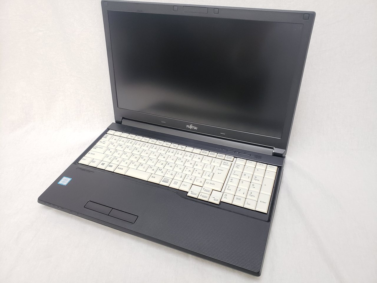 LIFEBOOK A746/P (i7-6600U/15.6/4GB/SSD256GB/DVD/W10) /FMVA15018