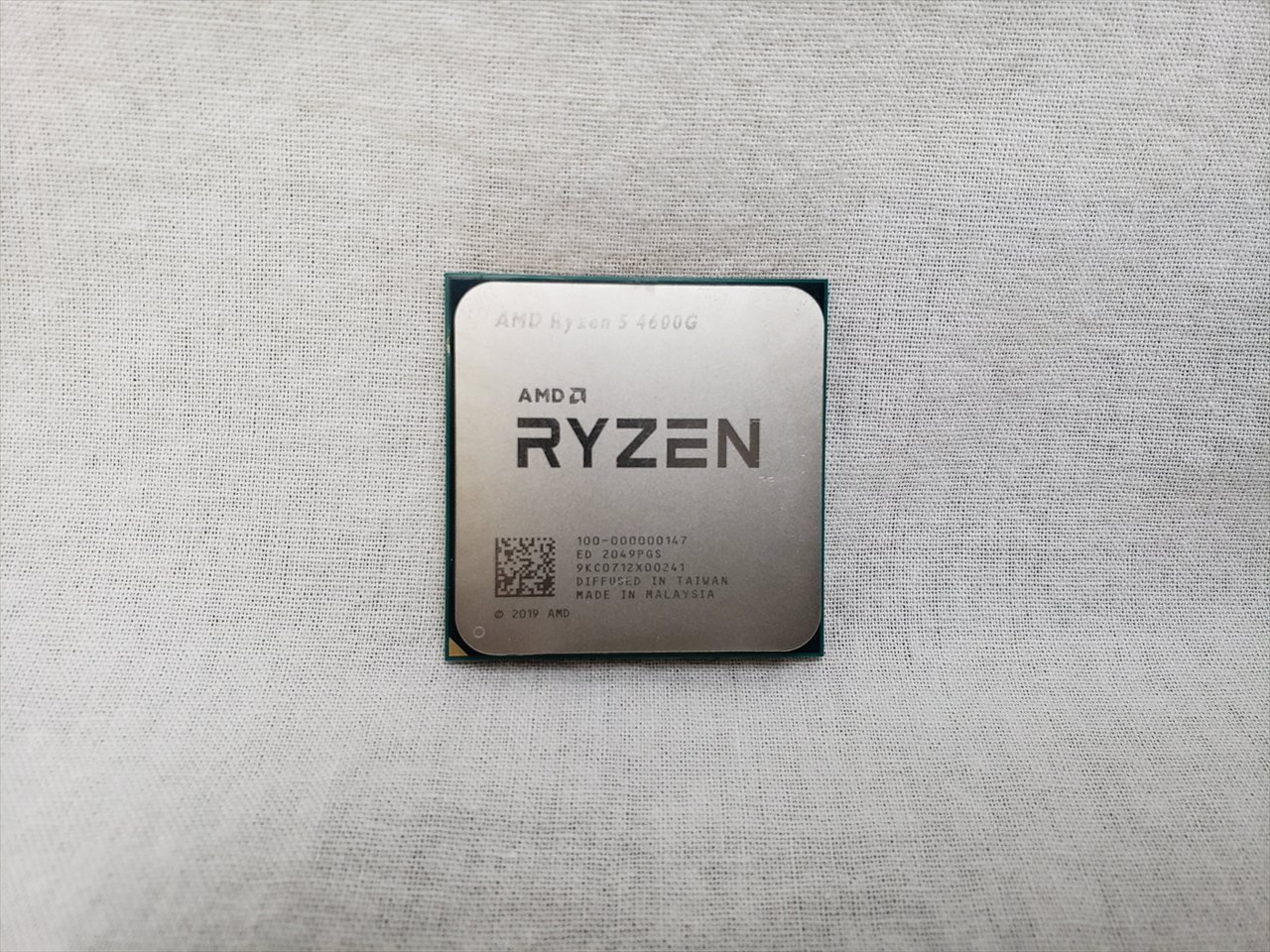 Ryzen 5 4600G バルク (6C12T/3.7GHz（4.2）/65W/L2 + L3 Cache 11MB
