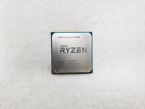 Ryzen 5 1600 (AF) バルク (6C/12T/3.2GHz/3.6GHz/Total Cache 19MB