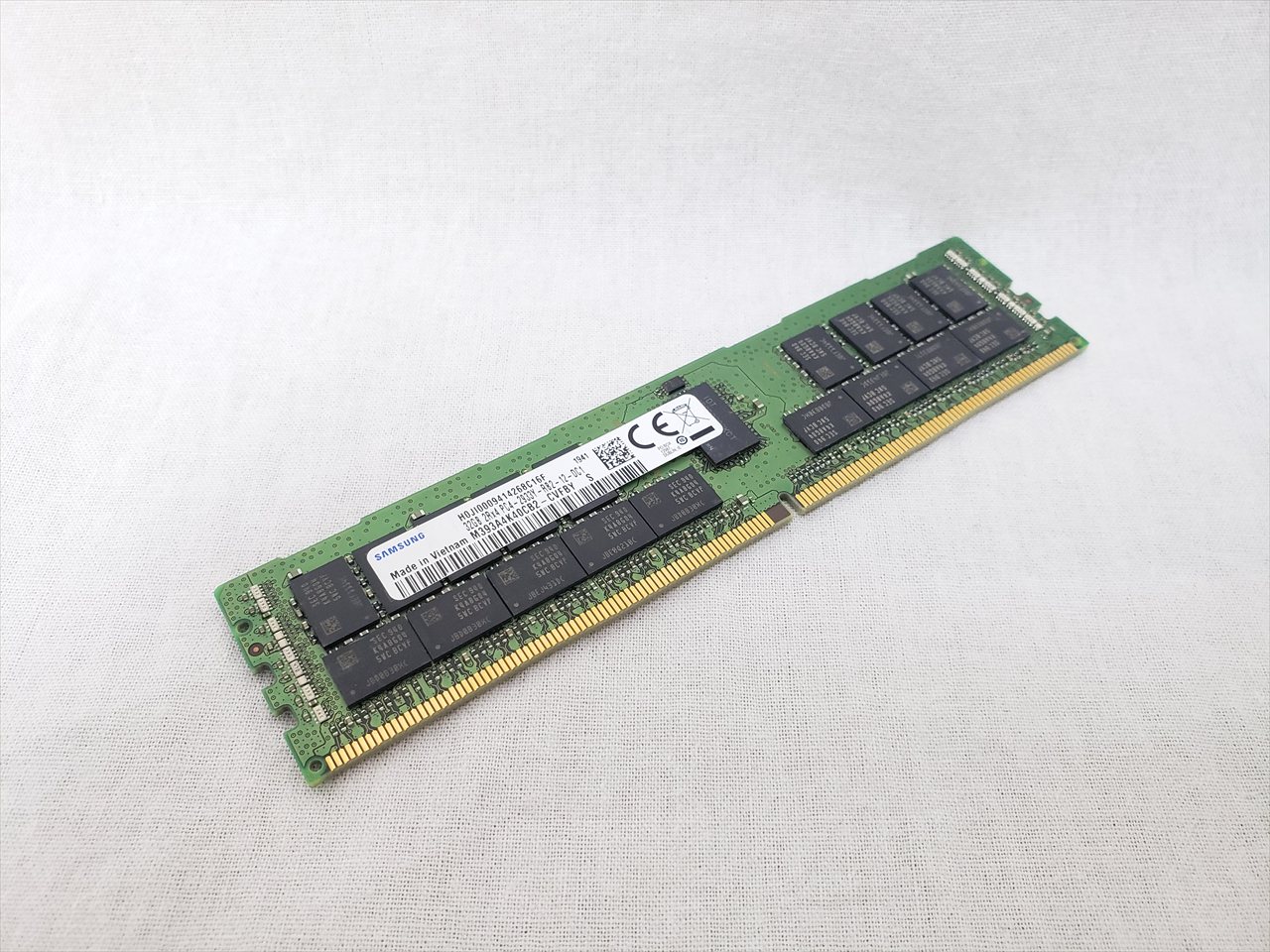 PC4-23400(DDR4 2933) 32GB Registered ECC [M393A4K40CB2-CVFBY] 各
