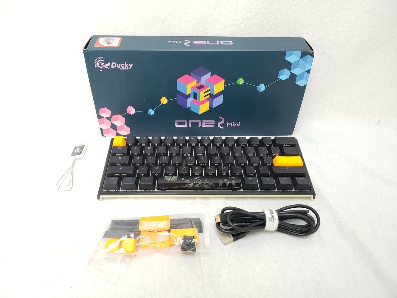 One 2 Mini RGB Cherry Red RGB/rat dk-one2-rgb-mini-red 各サイトで