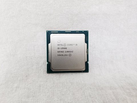 Core i9-10900 バルク (2.8GHz/TB 5.0GHz/TB MAX 5.1GHz/10-core 20-thread/Total Cache 20MB/TDP65W) 各サイトで併売につき売切れのさいはご容赦願います。