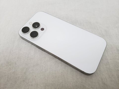 iPhone16 Pro 256GB ホワイトチタニウム /MYN13J/A 【国内版 SIMFREE】 各サイトで併売につき売切れのさいはご容赦願います。
